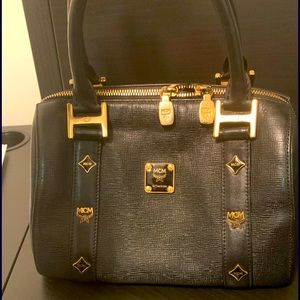 MCM purse (Black Leather Boston Bag)